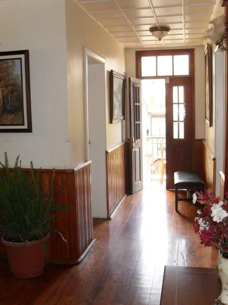 Volunteer House Hotel Quito 2*,